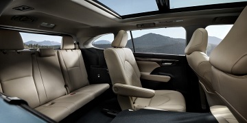 Apariencia interior del Toyota Highlander 2021 disponible en Wyatt Johnson Toyota