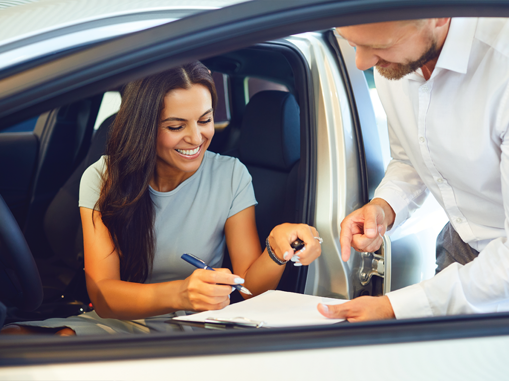 Woman Trading in a car in Clarksville, TN