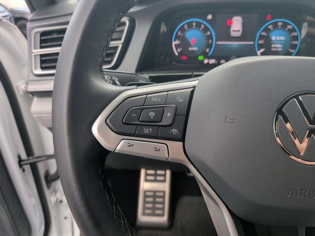 2024 Volkswagen Atlas Cross Sport 2.0T SEL R-Line