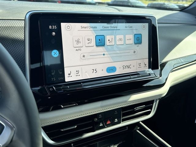 2024 Volkswagen Atlas Cross Sport 2.0T SEL Premium R-Line