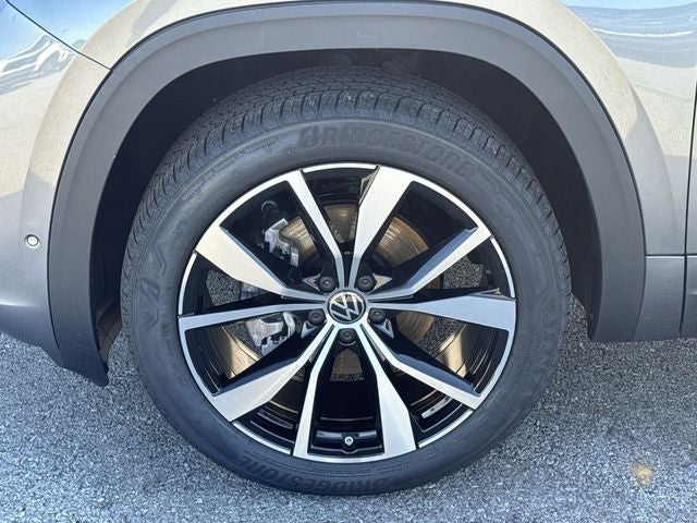 2024 Volkswagen Atlas Cross Sport 2.0T SEL Premium R-Line