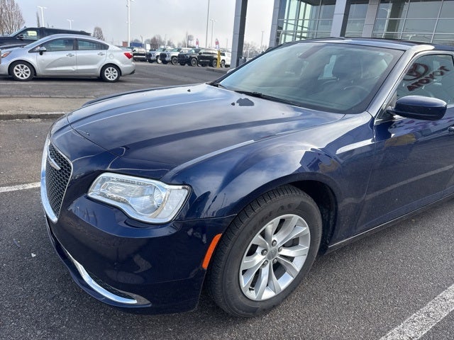 2016 Chrysler 300 Limited