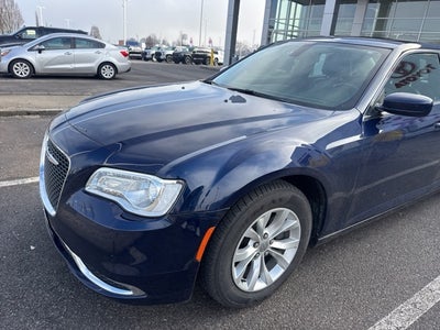 2016 Chrysler 300 Limited