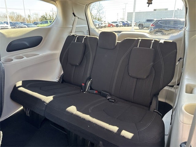 2024 Chrysler Voyager LX