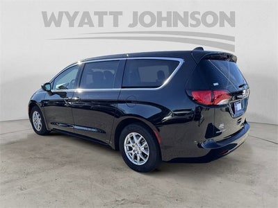 2024 Chrysler Voyager LX