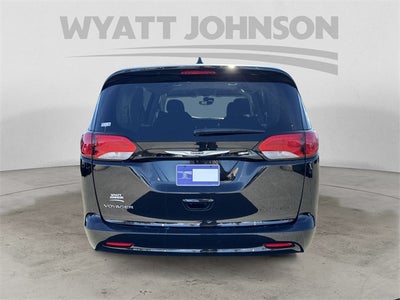 2024 Chrysler Voyager LX