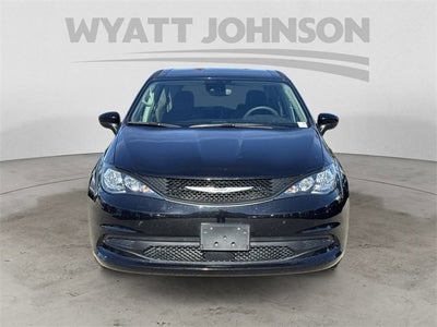 2024 Chrysler Voyager LX