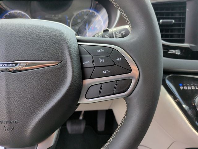 2024 Chrysler Voyager LX