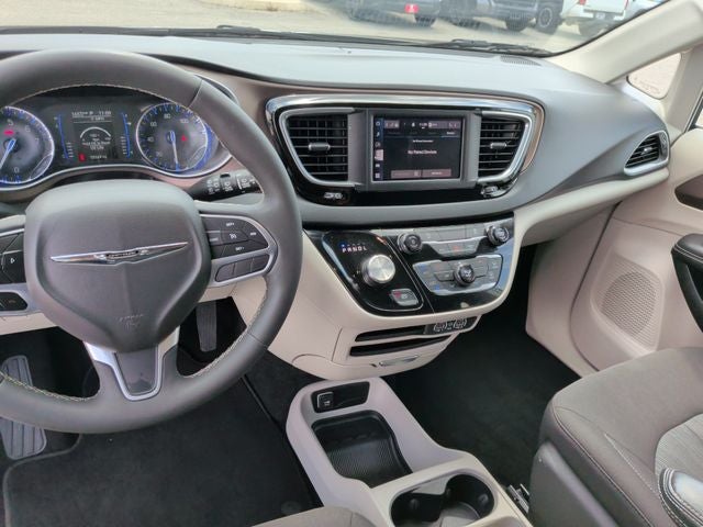 2024 Chrysler Voyager LX