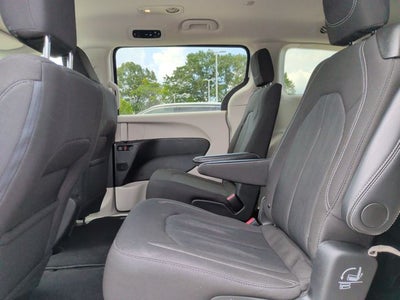 2024 Chrysler Voyager LX