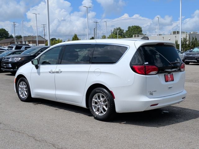 2024 Chrysler Voyager LX