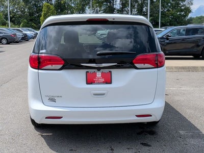 2024 Chrysler Voyager LX