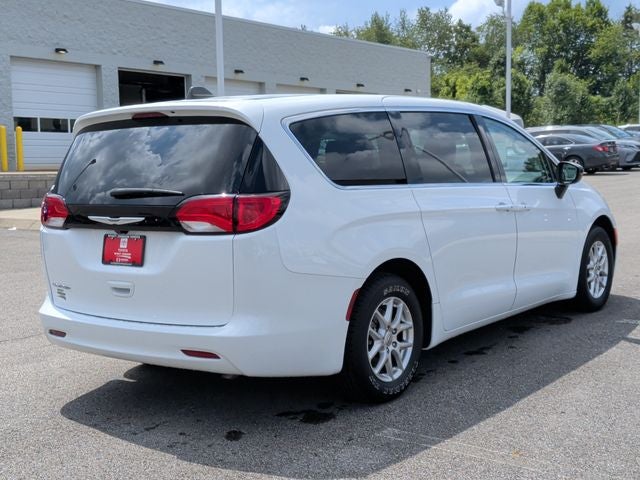 2024 Chrysler Voyager LX