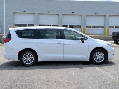 2024 Chrysler Voyager LX