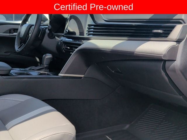 2025 Toyota Camry SE - Photo 28