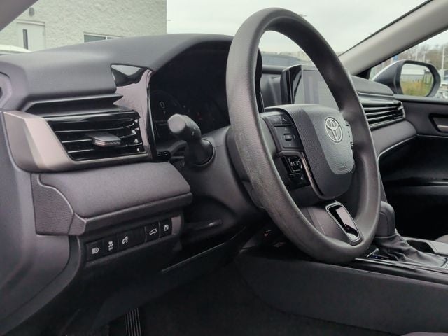 2025 Toyota Camry LE - Photo 11