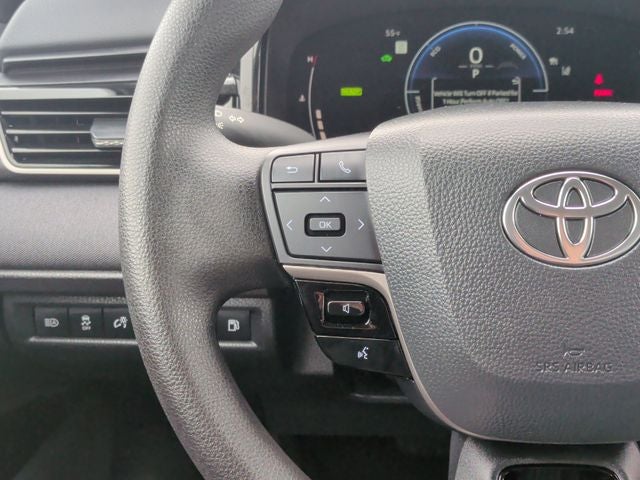 2025 Toyota Camry LE - Photo 13