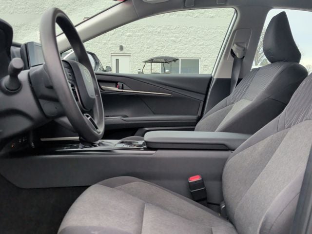 2025 Toyota Camry LE - Photo 13