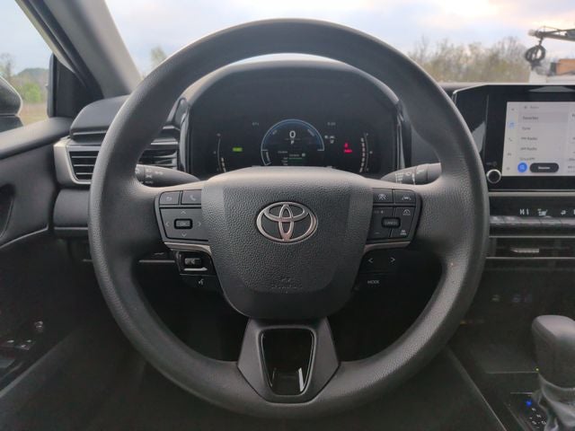 2025 Toyota Camry LE - Photo 15
