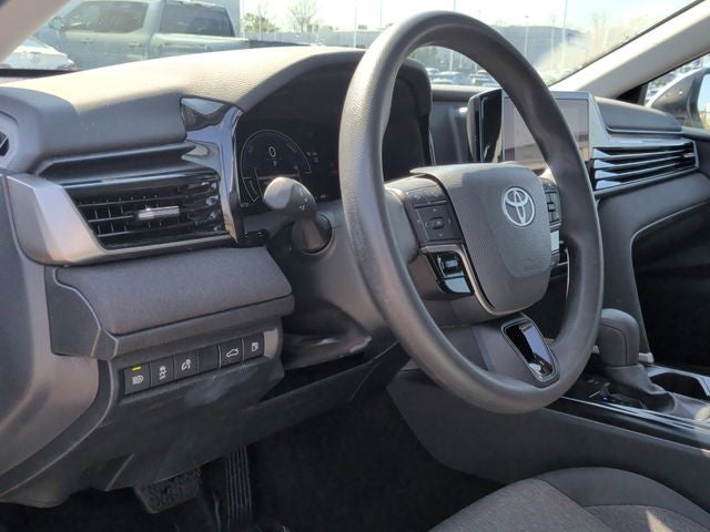 2025 Toyota Camry LE - Photo 14