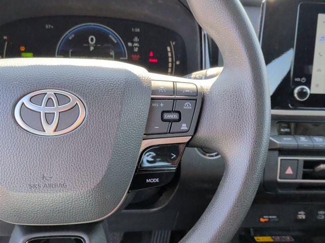 2025 Toyota Camry LE - Photo 17