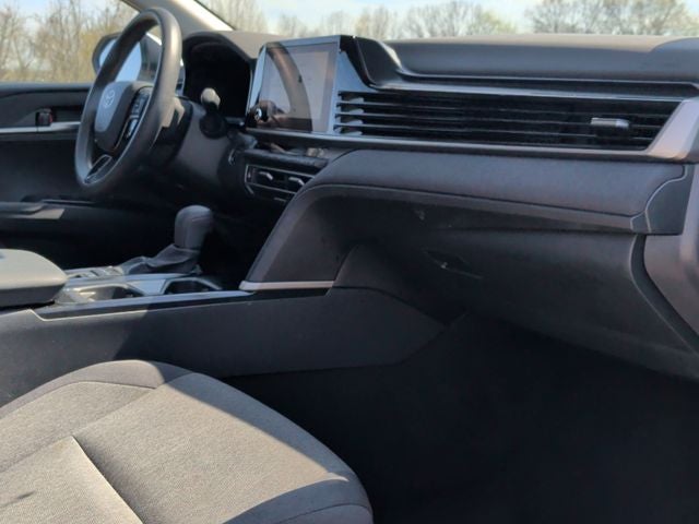 2025 Toyota Camry LE - Photo 27