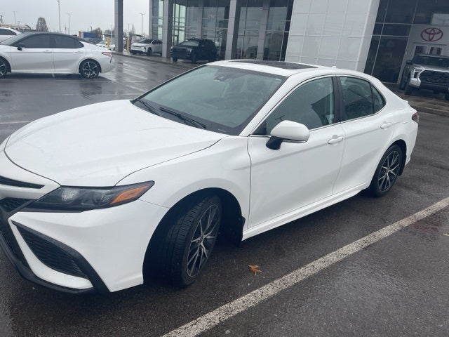 2022 Toyota Camry SE
