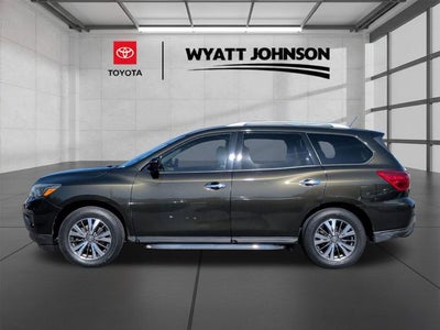 2017 Nissan Pathfinder SL