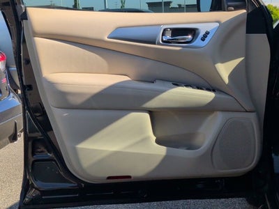 2017 Nissan Pathfinder SL