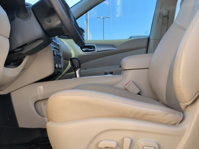 2017 Nissan Pathfinder SL