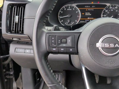 2024 Nissan Pathfinder SV