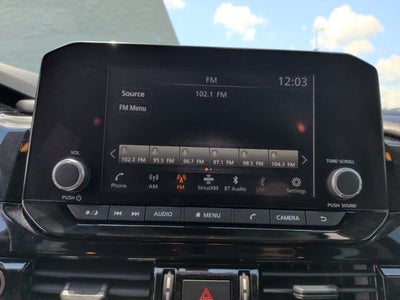 2024 Nissan Pathfinder SV