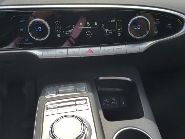 2025 Genesis GV70 2.5T