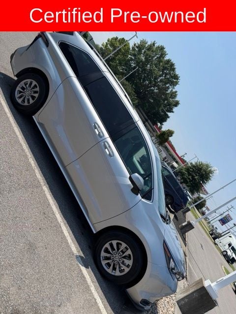 2025 Toyota Sienna LE 8 Passenger