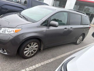 2017 Toyota Sienna XLE 7 Passenger