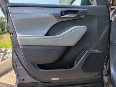 2022 Toyota Highlander Limited