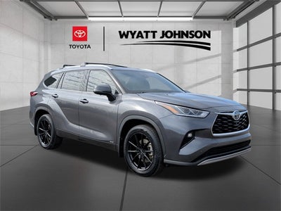 2023 Toyota Highlander Hybrid Platinum