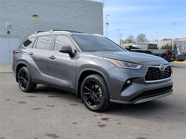 2023 Toyota Highlander Hybrid Platinum