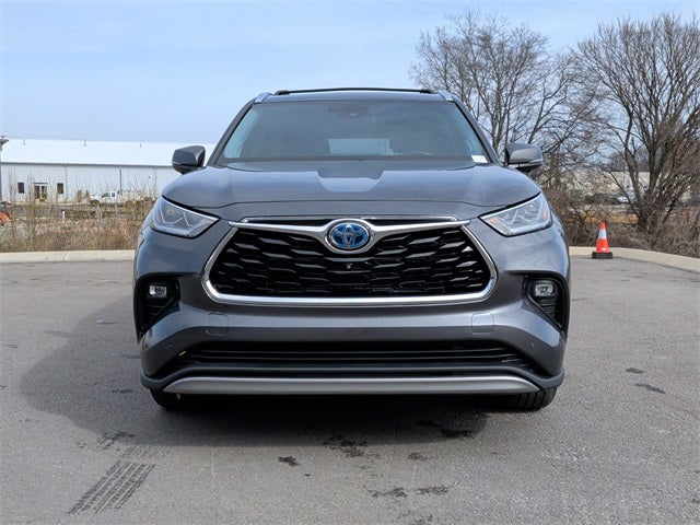 2023 Toyota Highlander Hybrid Platinum