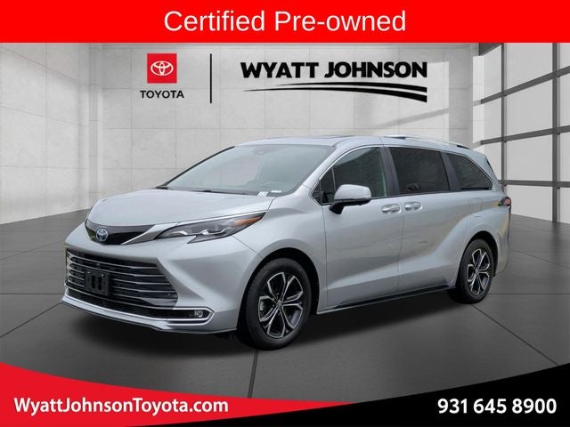 2025 Toyota Sienna Platinum 7-Passenger Hybrid AWD's photo