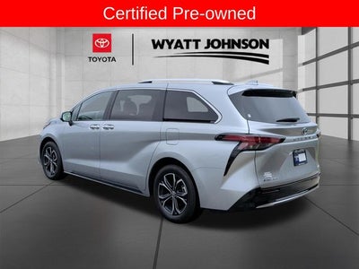 2025 Toyota Sienna Platinum 7 Passenger