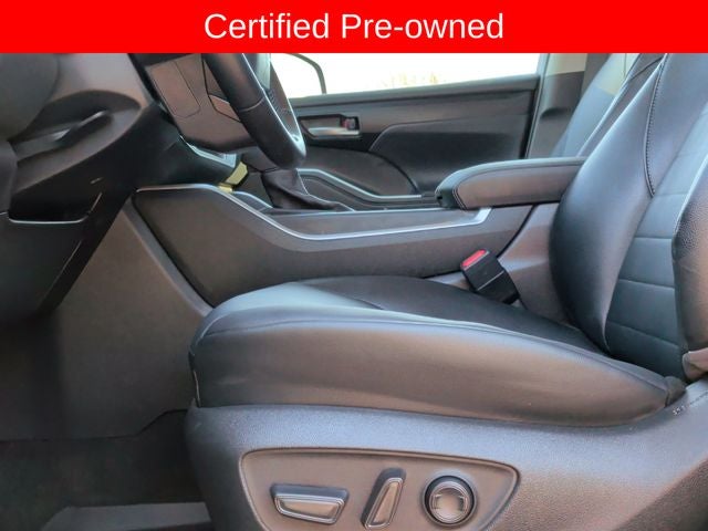 2025 Toyota Highlander XLE