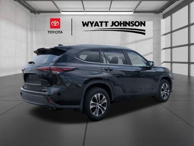 2025 Toyota Highlander XLE