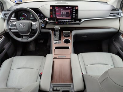 2024 Toyota Sienna XLE