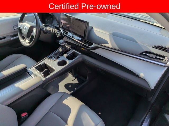 2025 Toyota Sienna XLE 8 Passenger