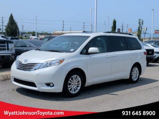 2017 Toyota Sienna XLE 8 Passenger