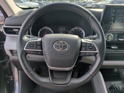 2022 Toyota Highlander LE