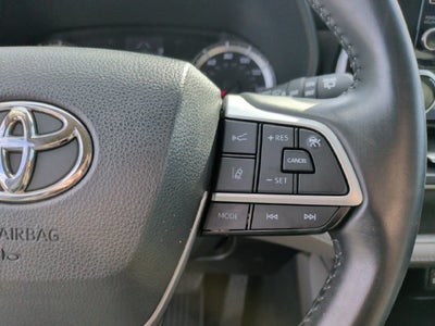 2022 Toyota Highlander LE