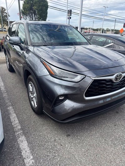 2022 Toyota Highlander LE