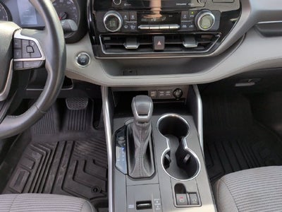 2022 Toyota Highlander LE